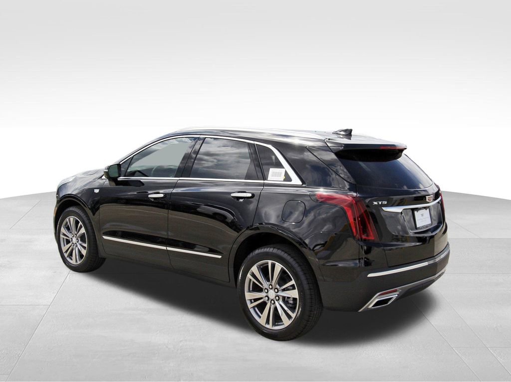 2025 Cadillac XT5 Premium Luxury photo 3