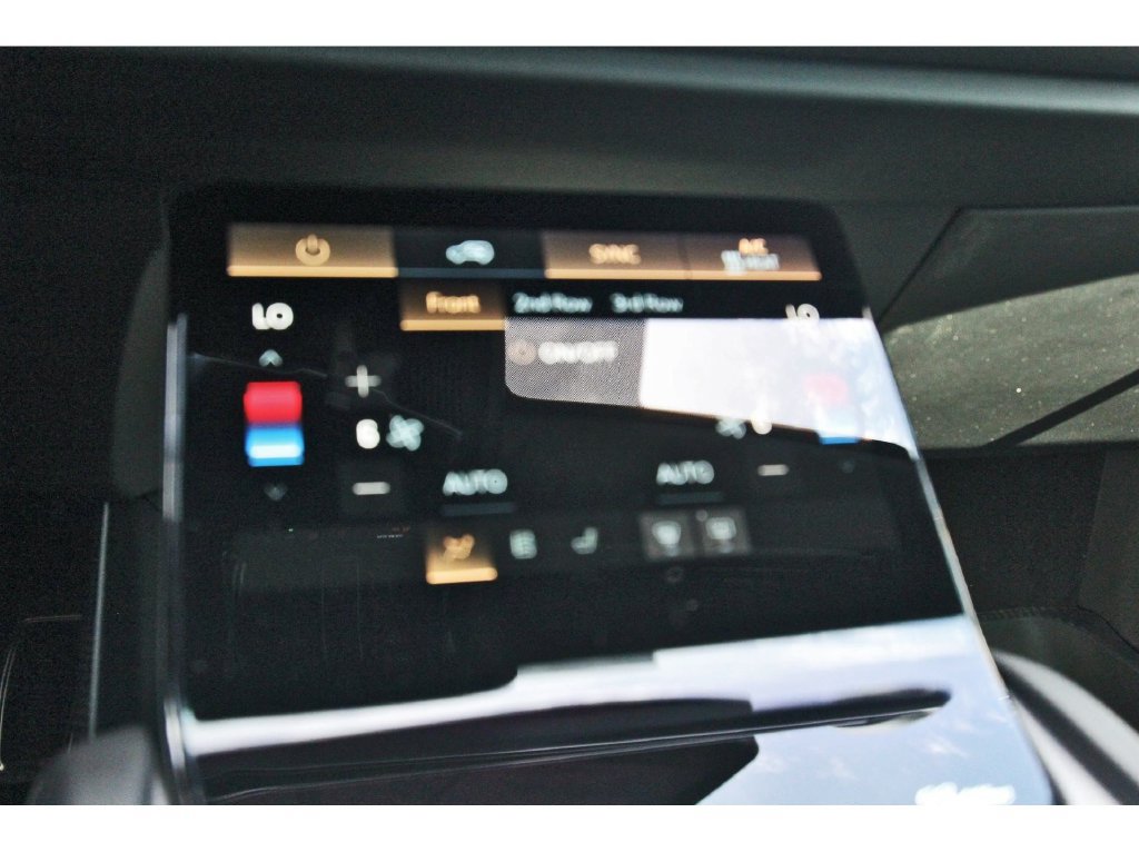 2027 Cadillac VISTIQ Sport - Photo 20