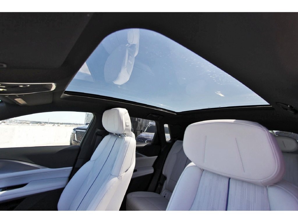 2027 Cadillac LYRIQ Luxury - Photo 23