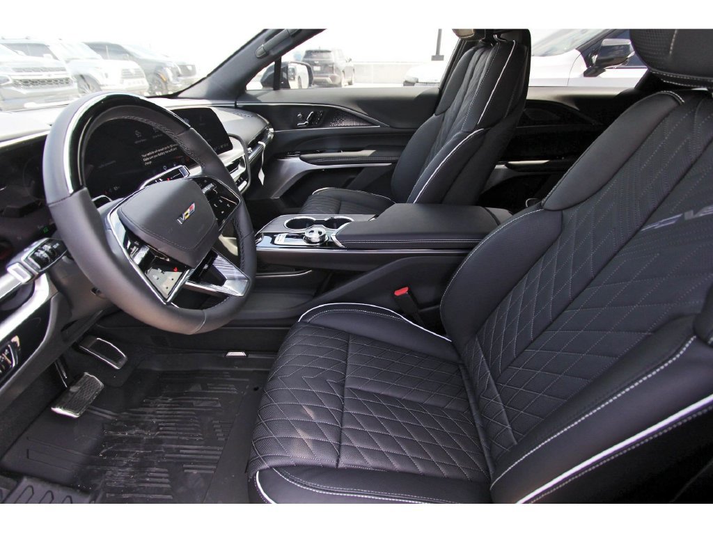 2027 Cadillac LYRIQ V Premium - Photo 6