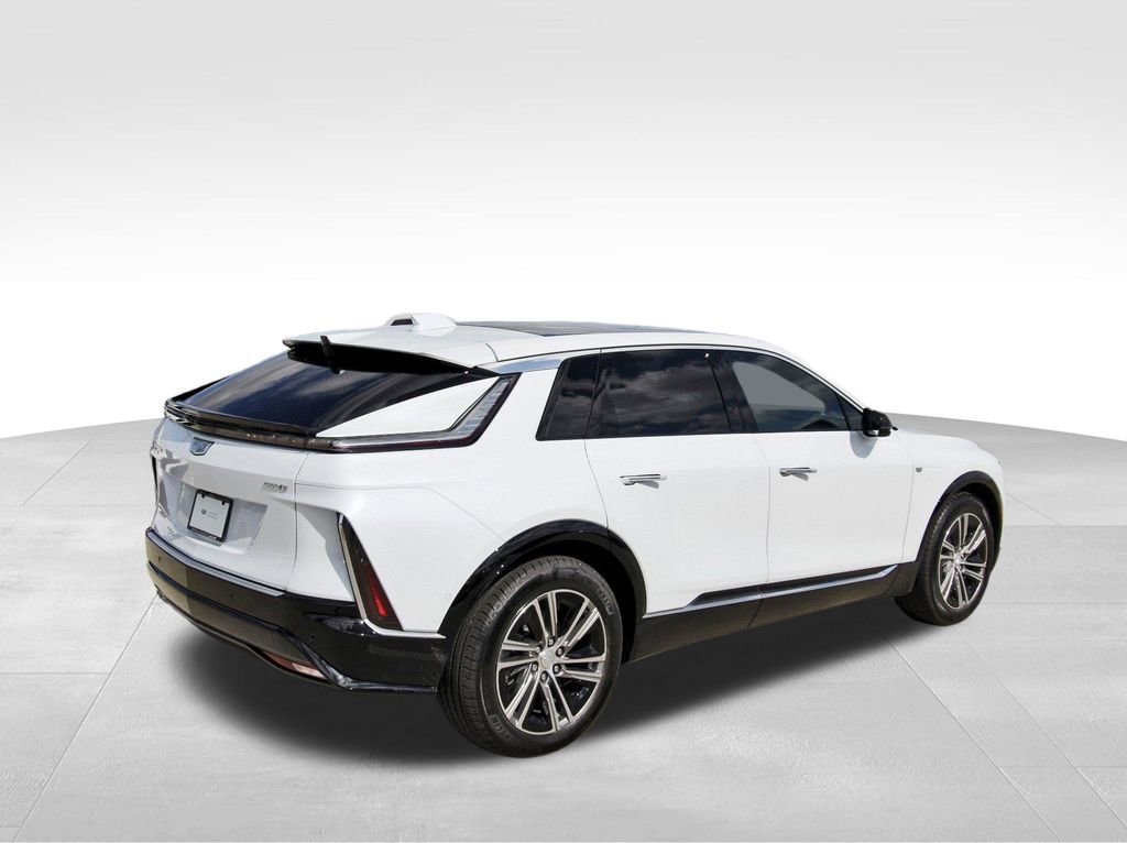 New 2026 CADILLAC LYRIQ Luxury SUV