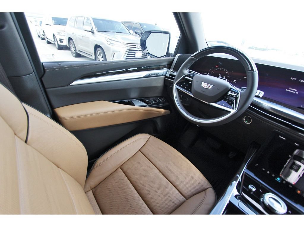 2027 Cadillac Escalade ESV Luxury - Photo 8