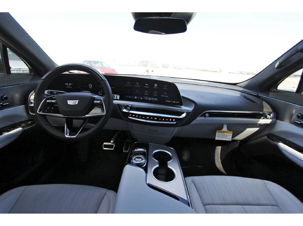 2027 Cadillac LYRIQ Luxury - Photo 9