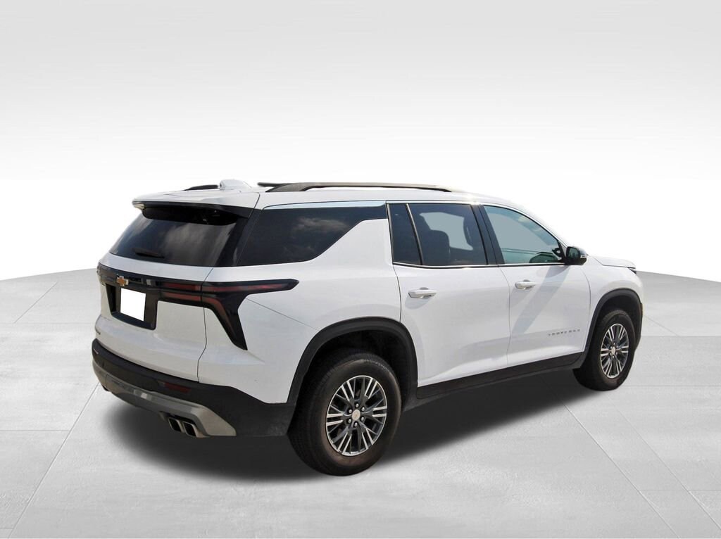 Used 2025 Chevrolet Traverse LT SUV