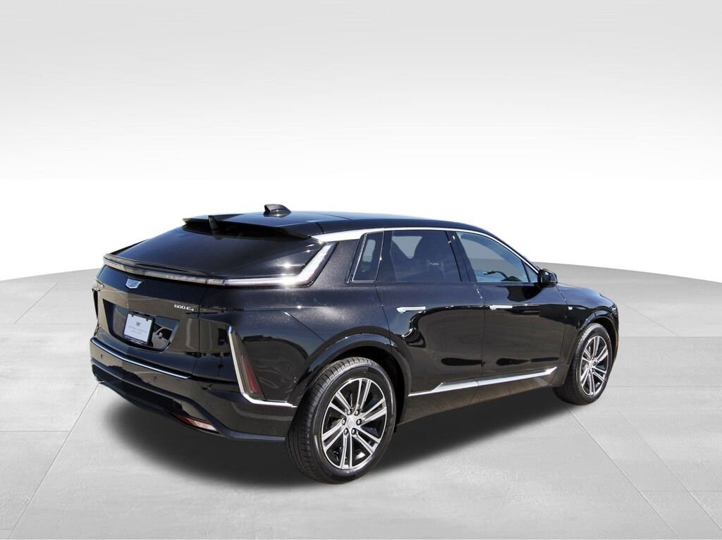 New 2026 CADILLAC LYRIQ Luxury SUV