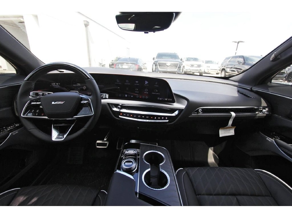 2027 Cadillac LYRIQ V Premium - Photo 9