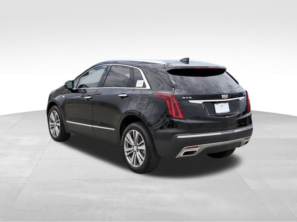 2025 Cadillac XT5 Premium Luxury photo 3