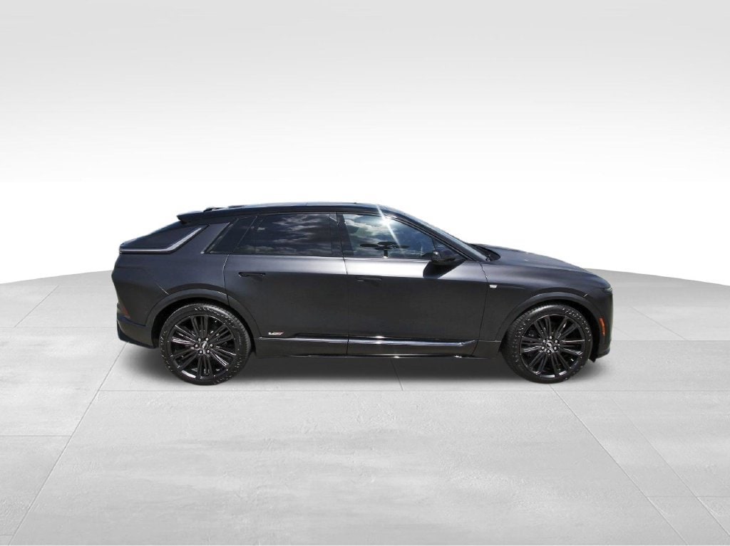 2027 Cadillac LYRIQ V Premium - Photo 5