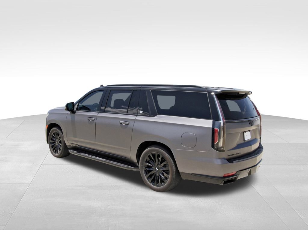 2023 Cadillac Escalade ESV Luxury photo 3