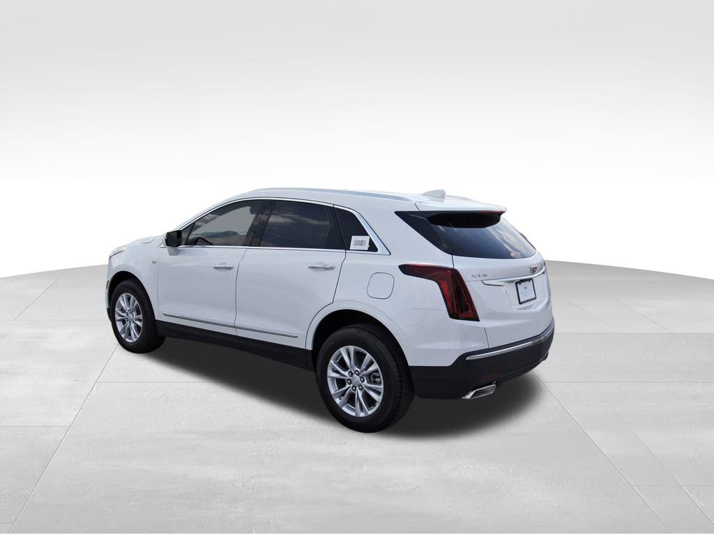 2025 Cadillac XT5 Luxury photo 2