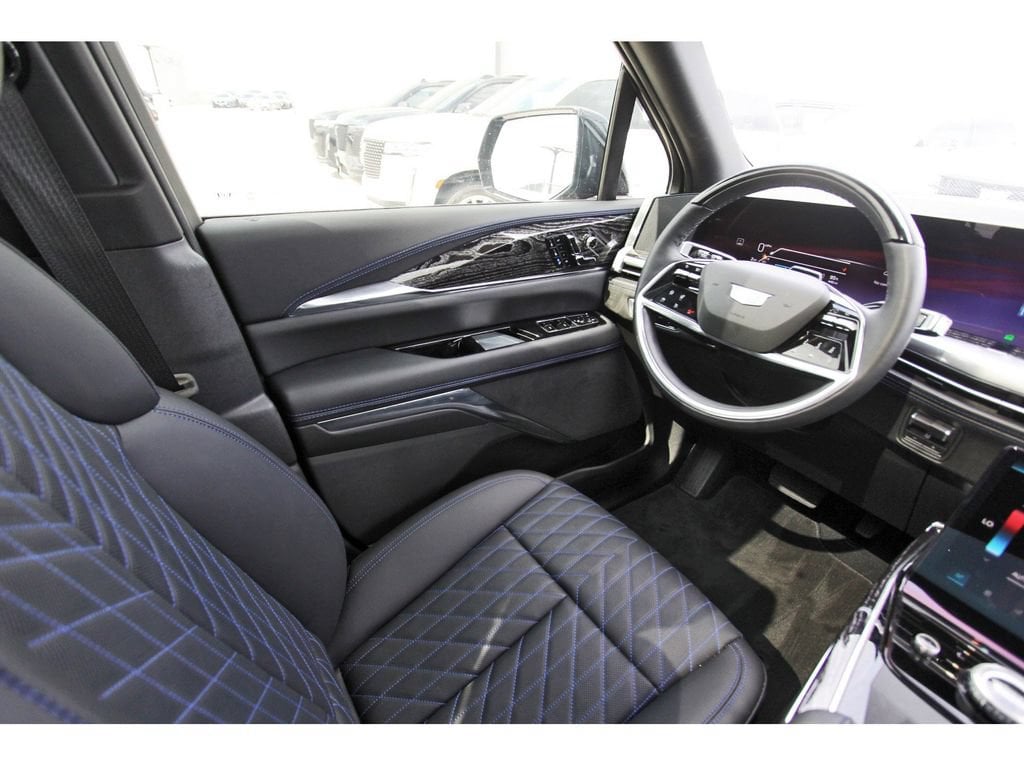 2026 Cadillac Escalade IQ Luxury - Photo 8