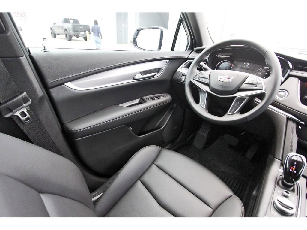 2026 Cadillac XT5 Luxury - Photo 8
