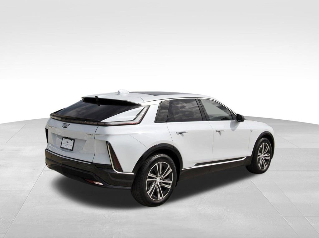 New 2026 CADILLAC LYRIQ Luxury SUV