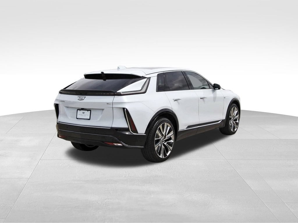 New 2027 CADILLAC LYRIQ Signature Luxury SUV