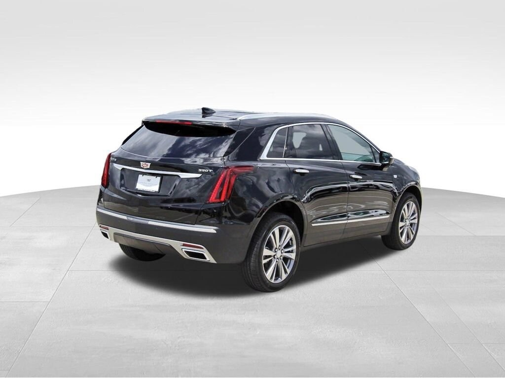New 2026 CADILLAC XT5 Premium Luxury SUV