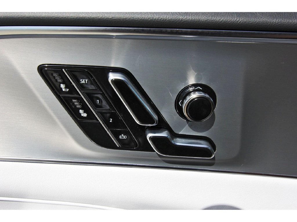 2027 Cadillac LYRIQ Luxury - Photo 22