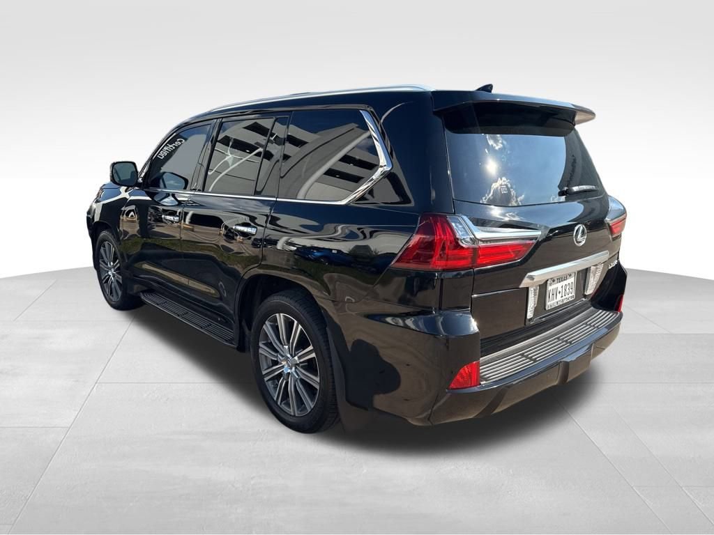 2017 Lexus LX 570 photo 3