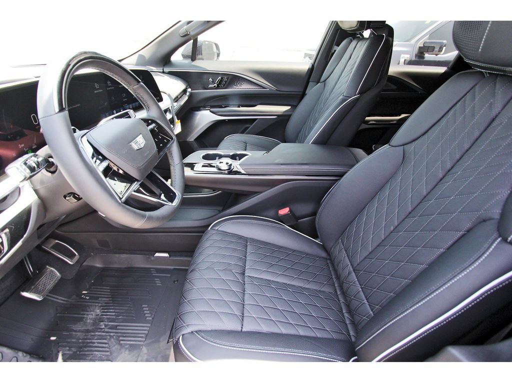 2027 Cadillac LYRIQ Signature Luxury - Photo 6