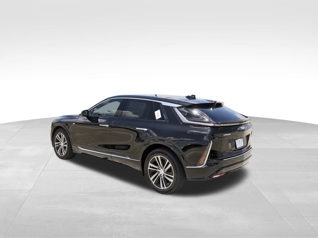 2025 Cadillac Lyriq Luxury photo 3