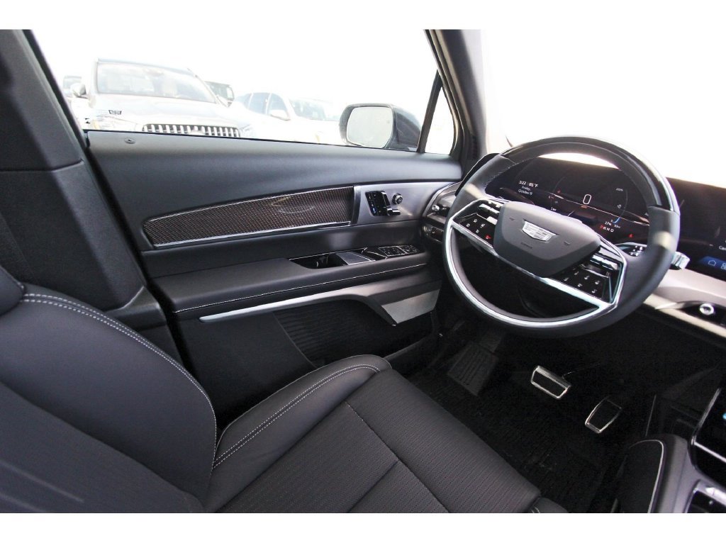 2027 Cadillac VISTIQ Sport - Photo 8