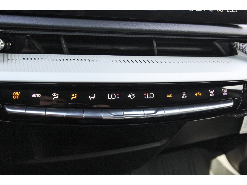 2027 Cadillac OPTIQ Sport - Photo 17