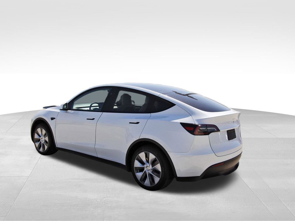 2023 Tesla Model Y photo 3