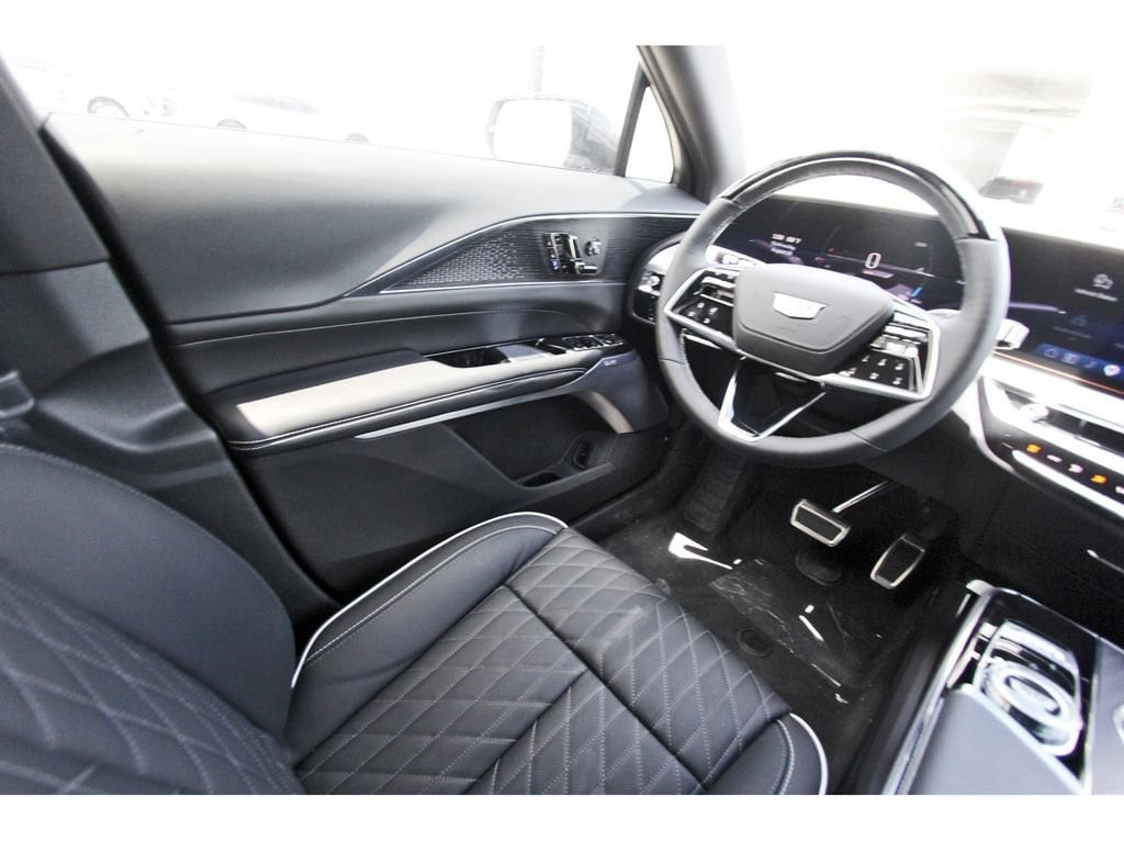 2027 Cadillac LYRIQ Signature Luxury - Photo 8