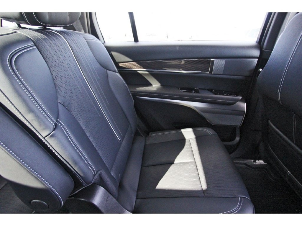 2027 Cadillac VISTIQ Sport - Photo 11
