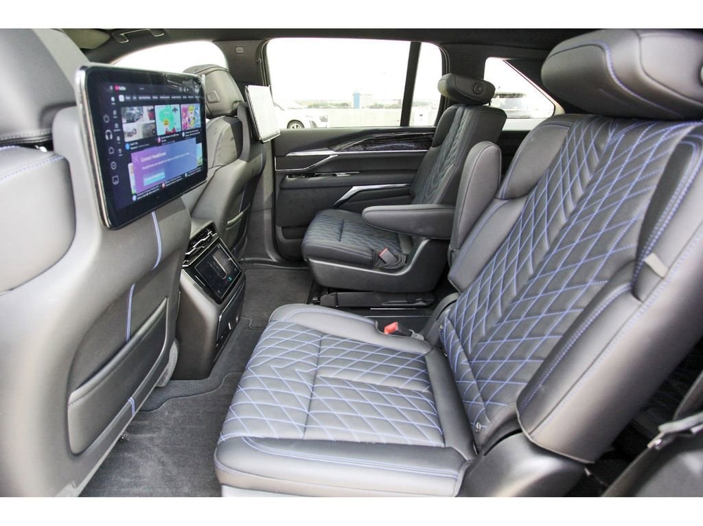 2026 Cadillac Escalade IQ Luxury - Photo 7