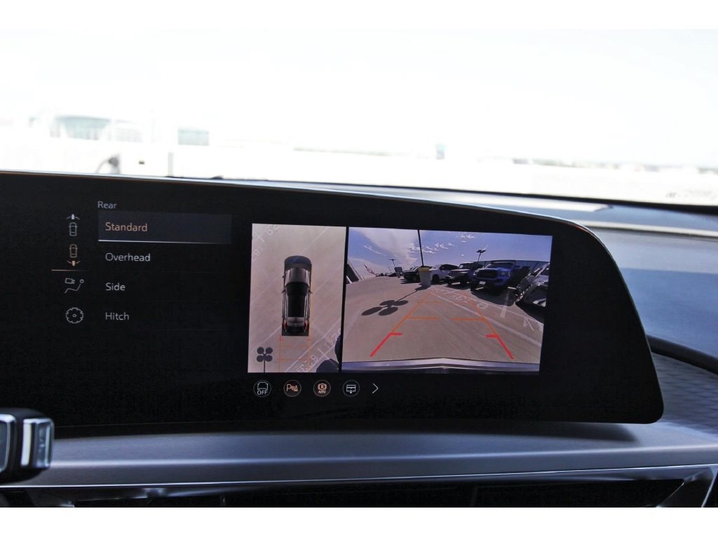 2027 Cadillac LYRIQ Luxury - Photo 17
