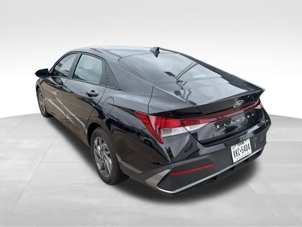 Used 2024 Hyundai Elantra SEL Sedan