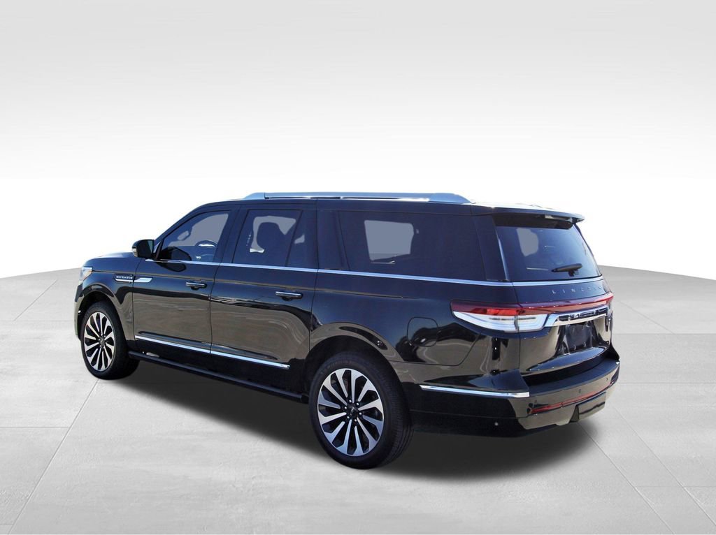 2022 Lincoln Navigator L Reserve photo 2