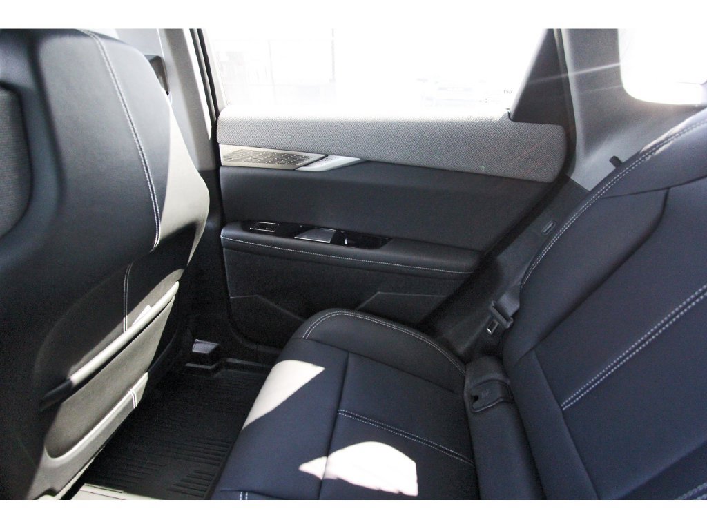2027 Cadillac OPTIQ Luxury - Photo 12
