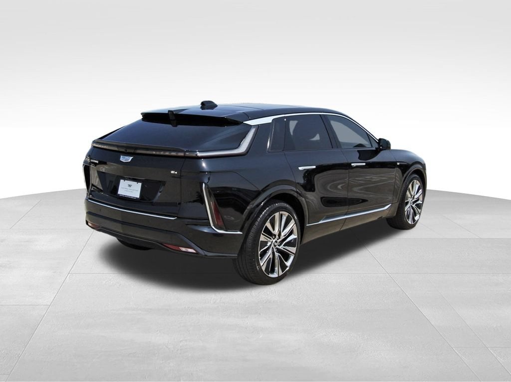 New 2027 CADILLAC LYRIQ Signature Luxury SUV