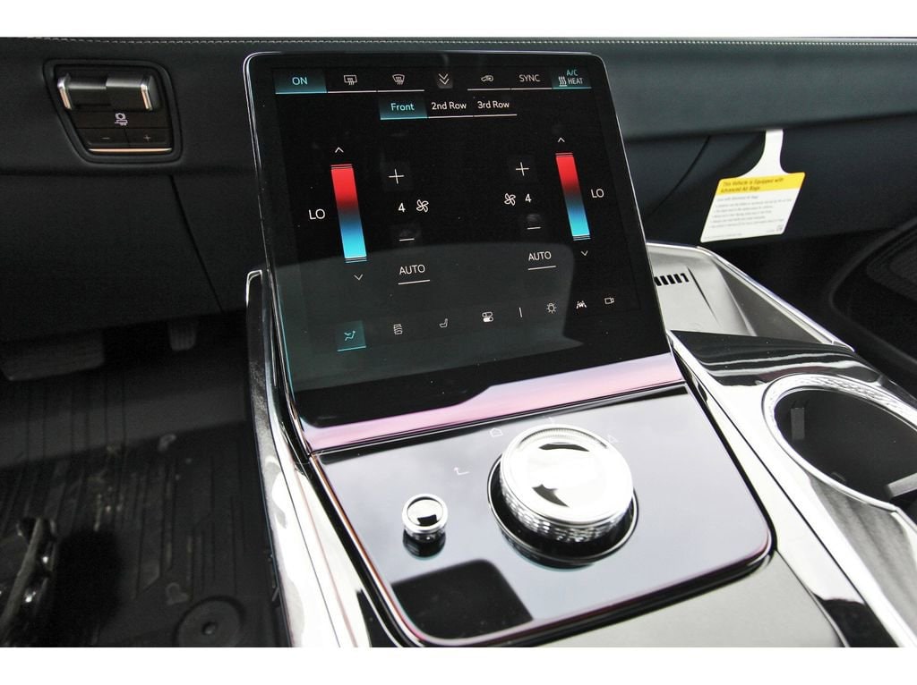 2025 Cadillac Escalade IQ Luxury 2 - Photo 19