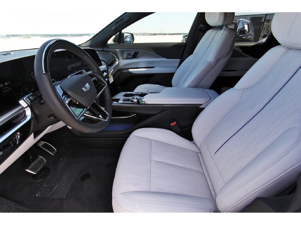 2027 Cadillac LYRIQ Luxury - Photo 6