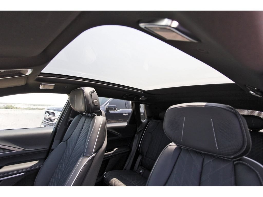2027 Cadillac LYRIQ Signature Luxury - Photo 23