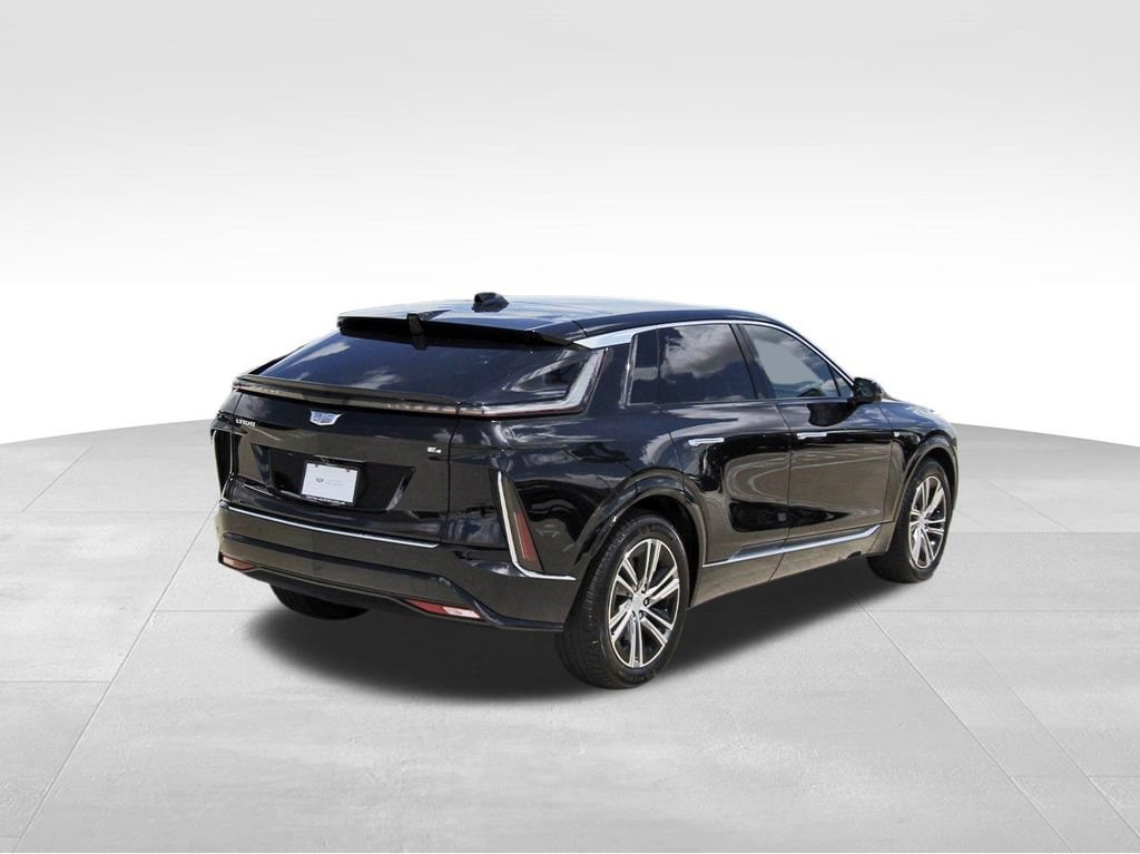 New 2027 CADILLAC LYRIQ Luxury SUV