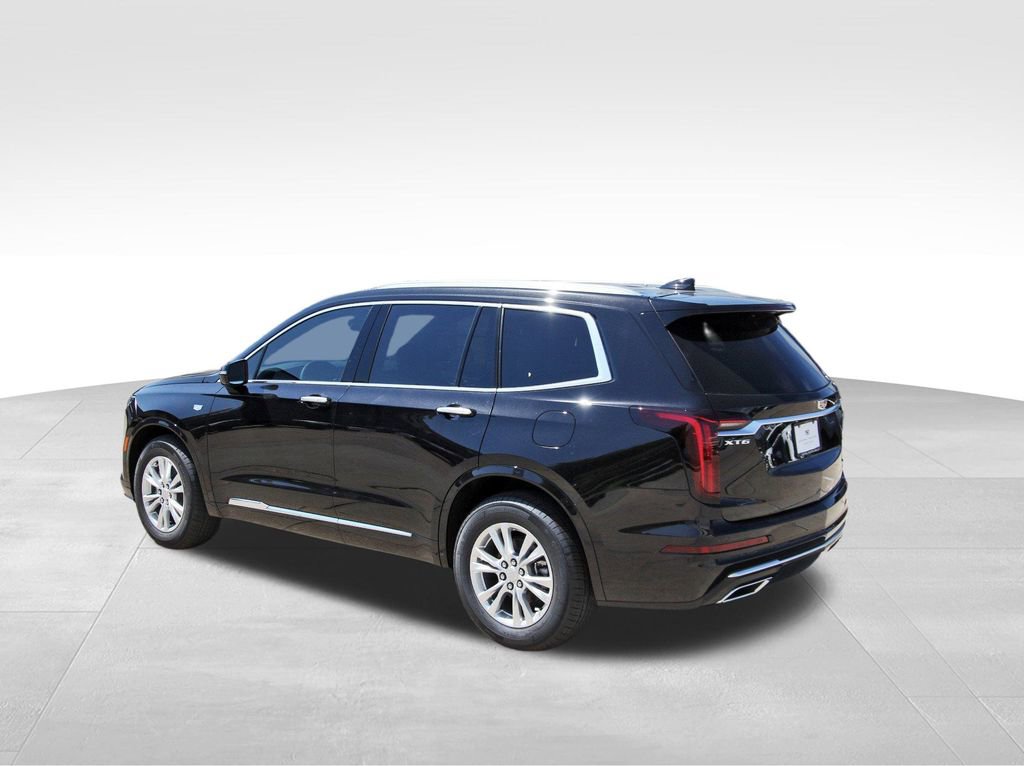 2025 Cadillac XT6 Luxury photo 3