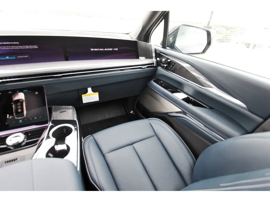 2025 Cadillac Escalade IQ Luxury 2 - Photo 10