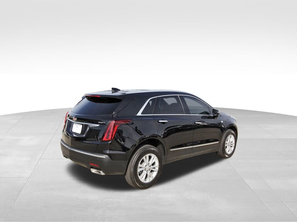 New 2026 CADILLAC XT5 Luxury SUV
