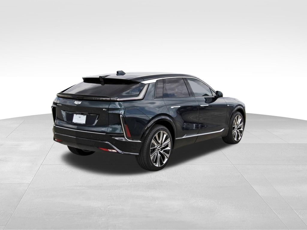 New 2027 CADILLAC LYRIQ Signature Luxury SUV