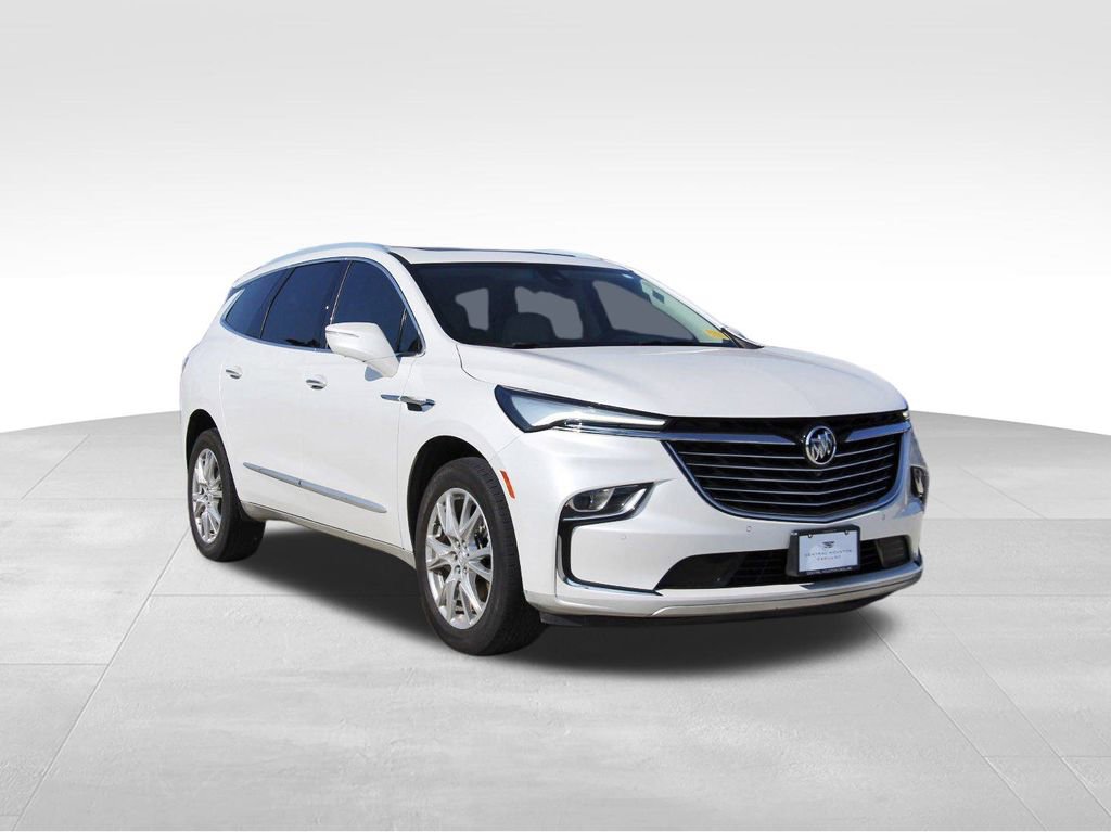 2024 Buick Enclave Essence's photo