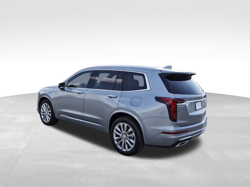 2025 Cadillac XT6 Premium Luxury photo 3