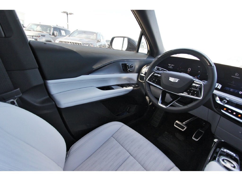 2027 Cadillac LYRIQ Luxury - Photo 8