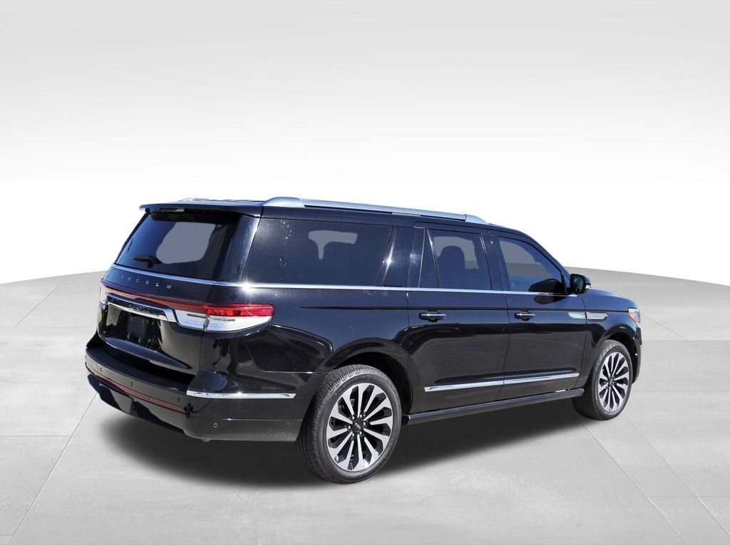 2022 Lincoln Navigator L Reserve photo 2