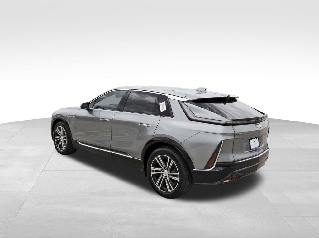 2025 Cadillac Lyriq Luxury photo 3