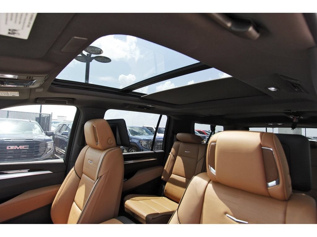 2027 Cadillac Escalade ESV Luxury - Photo 24