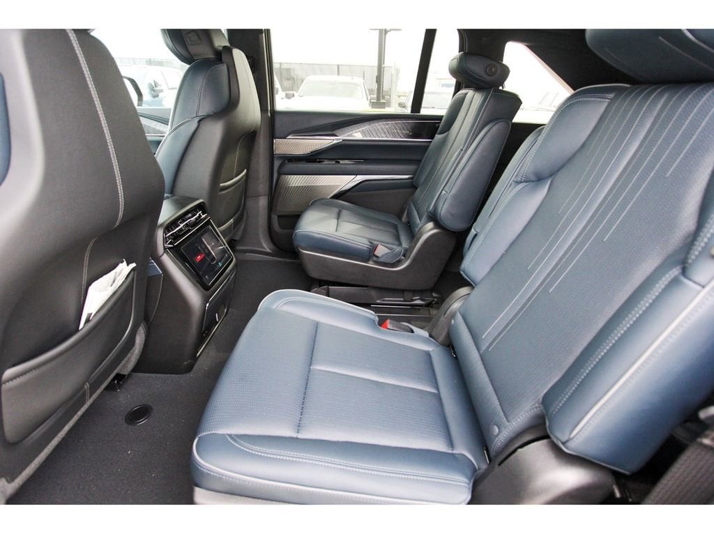 2025 Cadillac Escalade IQ Sport 2 - Photo 7