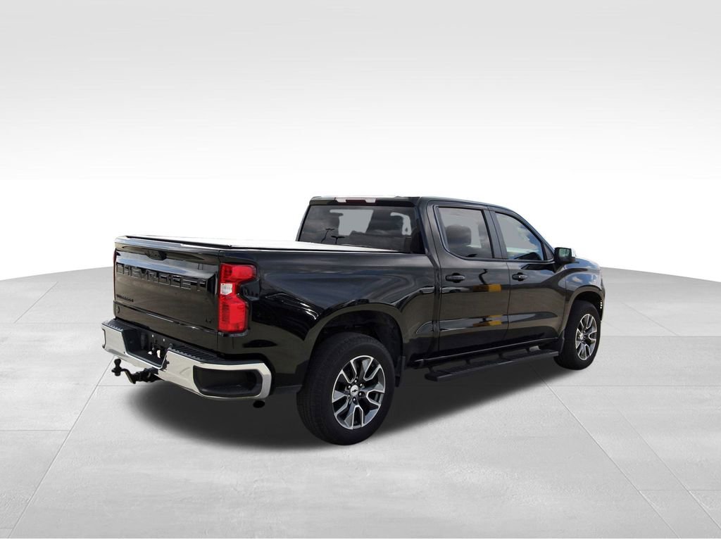 2023 Chevrolet Silverado 1500 LT photo 2